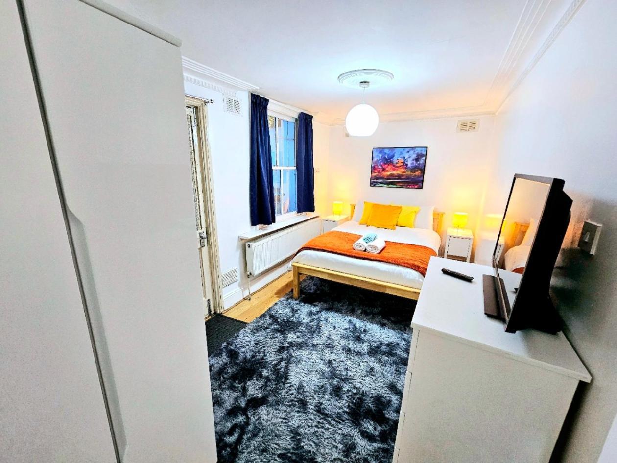 Spacious & Cosy 2 Bedroom Home Plus 2 Sofa-Beds With Private Entrance And Back Patio, 3 Min Walk To Earl'S Court Station London Exterior photo