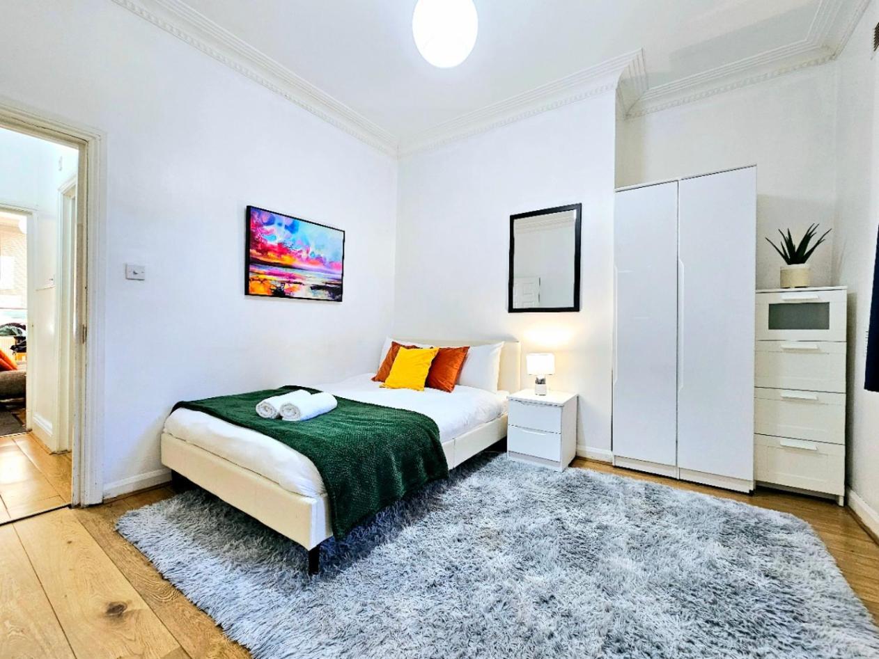 Spacious & Cosy 2 Bedroom Home Plus 2 Sofa-Beds With Private Entrance And Back Patio, 3 Min Walk To Earl'S Court Station London Exterior photo